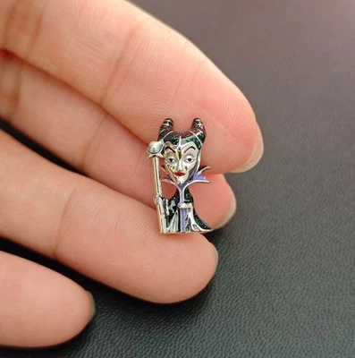 Pandora x Disney Maleficent Glow-in-the-Dark Charm- Anhänger S925 - Bild 1 von 3