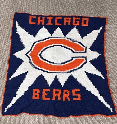 "Manta de ganchillo tejida a mano de los Chicago Bears 49"" x 53"" logotipo de los osos usada" Foto 1 de 4