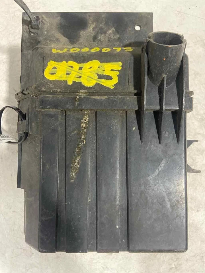 13 14 15 16 17 18 19 20 21 NISSAN NV 200 Engine Fuse Box — 第 1/4 张图片