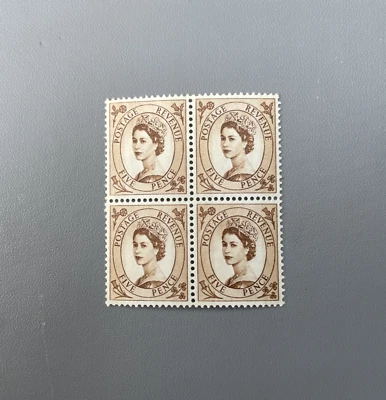 1950-1959 QEII 5d Five pence brown block of four stamps- MNH - Image 1 of 2