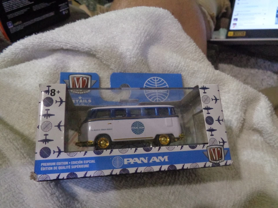 M2 1958 VW MICROBUS 15 WINDOW USA MODEL WALMART ONLY CHASE LIMITED 750 box 19 - Image 1 of 1