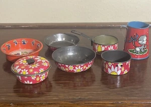 Vintage Tin Doll Play Dishes Made In Hong Kong Flowers Cat Whale - Picture 1 of 7