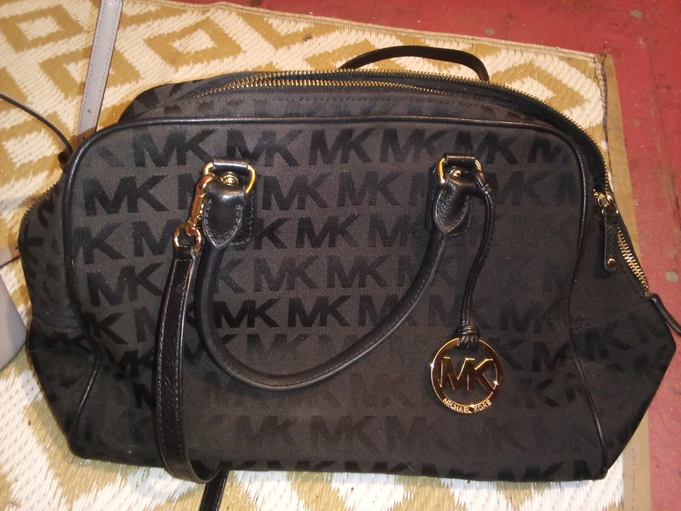 Bolso Cartera Michael Kors Lrg GRAYSON con Correa para el Hombro MK Signature Jacquard Usado en Excelente Condición Foto 1 de 1