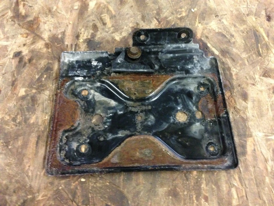 2004 chevy silverado battery tray 2003-2006 tahoe avalanche sierra - Image 1 of 2