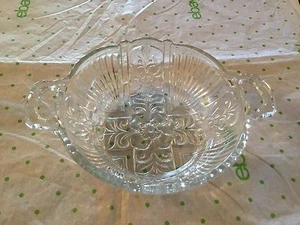 Round handled glass serving dish - Picture 1 of 3