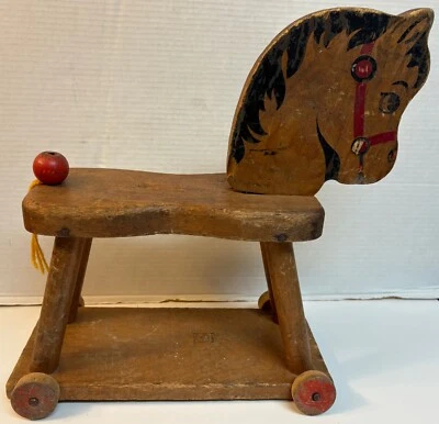 Caballo de madera con ruedas escaso c. 1930 East Aurora, NY Fisher-Price Foto 1 de 4