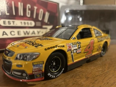 NASCAR Lionel ARC 2015 Kevin Harvick #4 Budweiser Gold TB 1/24 Diecast Car - Image 1 of 4