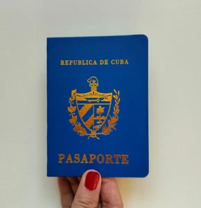 Cuban passport prop. Novelty passport. Pretend passport notebook. Old passport - Picture 1 of 4