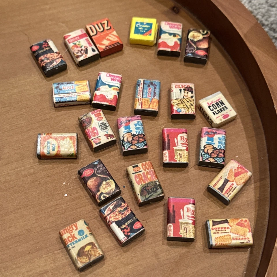 22 alimentos de despensa miniatura vintage para casa de muñecas Hungry Jack, copos de maíz más Foto 1 de 4