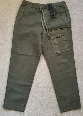 NUEVO Armani Exchange Hombres 29 × 29 Pantalones Cortos Verde Militar Relajado Foto 1 de 4