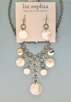 Juego de pendientes y collar de nácar genuinos "esmerilados" de Lia Sophia  Foto 1 de 4