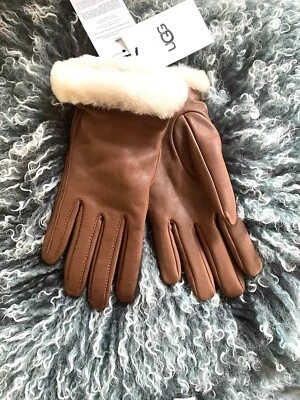 GUANTES UGG S CLÁSICOS DE CUERO SHORTY TECH FORRADOS CON LOGOTIPO 19033DL20 CASTAÑO NUEVOS CON ETIQUETAS $110 Foto 1 de 4