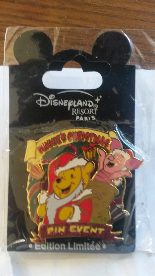Winnie's Christmas Event LE 600 Winnie & Piglet Disney L Paris Dlrp Dlp 2005 pin - Image 1 of 1