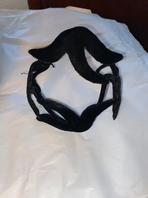 SOMBRERO MUJER AÑOS 40 TERCIOPELO NEGRO FORMA ABSTRACTA MUJER HENRI RENDELL NUEVA YORK Foto 1 de 4