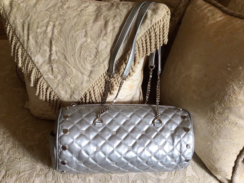 Bolso de Mano de Diseñador ST JOHN KNITS VINTAGE Cuero Genuino Plateado con Detalles Tono Plateado Foto 1 de 4