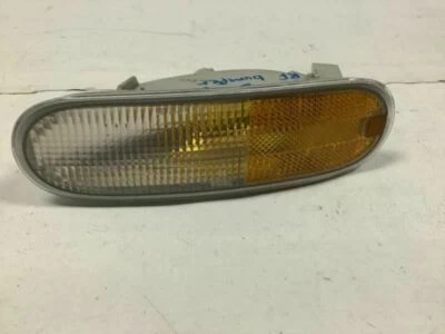 VOLKSWAGEN BEETLE GLS 2002-2005 FRONT RIGHT BUMPER MOUNTED TURN LAMP FACTORY - Imagem 1 de 4