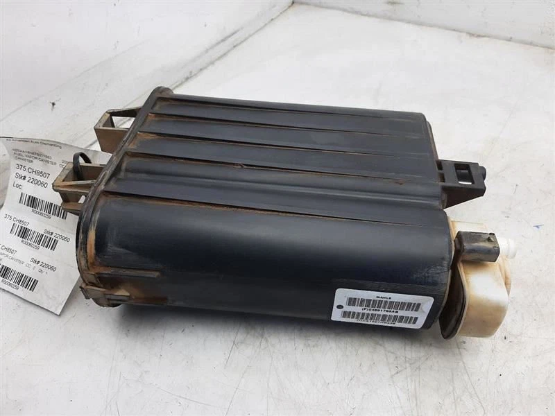 05 06 07 08 09 10 11 Bote de vapor de combustible Dodge Ram 1500 4891567AC Foto 1 de 4