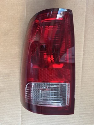 Luz trasera izquierda DEPO A34-1923L-AC LH para RAM 1500/2500/3500 2011-18 CAPA Foto 1 de 2