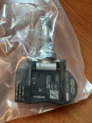 2014 - 2016 KIA Cadenza Optima Sorento TPMS Tire Pressure Sensor 52940-A4100 NEW - Image 1 of 3