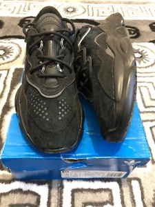 Unisex Addias Ozweegos, Black, Childrens UK size 1 - Picture 1 of 5