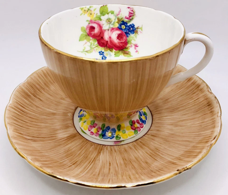 Taza y platillo vintage Foley pintado a mano con patas de flores Inglaterra beige tostado taza de té Foto 1 de 4