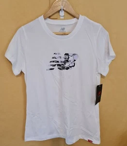 NEW BALANCE Women's T-Shirt White NEW Size MED/12 Free Post - Bild 1 von 7