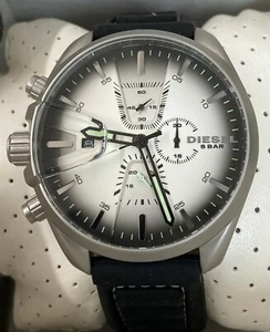 Diesel 5 Bar White Dial Black Rubber Strap Men's Quartz Watch DZ4483 - Picture 1 of 1