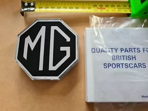 MOTIVO INSIGNIA 34G252 ENDGET 70-76 MGB 70-74 GT 70-72 emblema bota maletero 470-665 - Imagen 1 de 4
