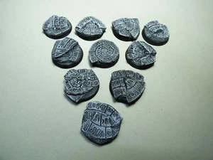 32mm Round RESIN BASE TERRAIN SCENERY HOLLY GROUND 10pcs - Picture 1 of 2