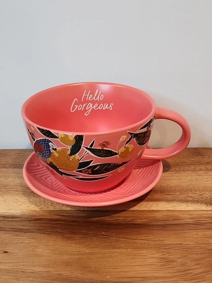 Taza y platillo Threshold Latte HELLO MAGNÍFICO loros aves tropicales 16 oz taza roja Foto 1 de 4