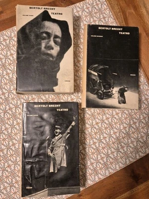 Teatro di Bertold Brecht Edizione Einaudi in tre vol. cura di Emilio Castellani - Immagine 1 di 4