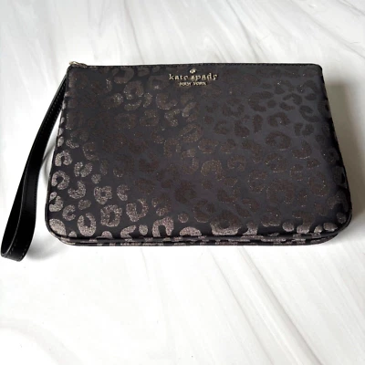 Bolsa de pulso Kate Spade Chelsea leopardo média preta brilhante metálica nova sem etiquetas - Imagem 1 de 4
