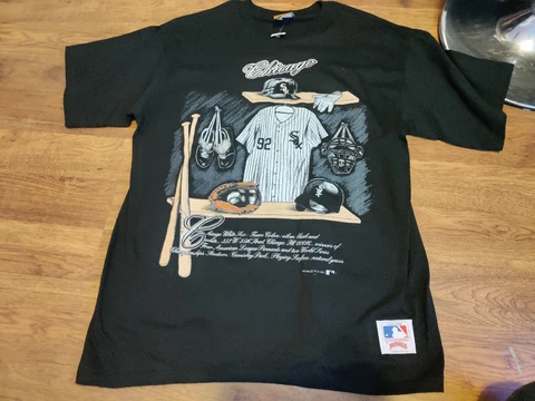 Vintage 90s Chicago White Sox Nutmeg MLB Logo Patch Graphic T-Shirt Men's Large Cover