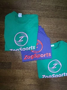 Zog Sports grüne + lila Shirts. Menge 3. 2 grün 1 lila. Mittel und kleine - Bild 1 von 5