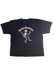 Camiseta Esqueleto Bailando Distorsión Social - Imagen 1 de 5