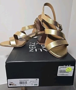 Nuevas sandalias para mujer Naturalizer Veva Hell doradas oscuras talla 7W - Imagen 1 de 8