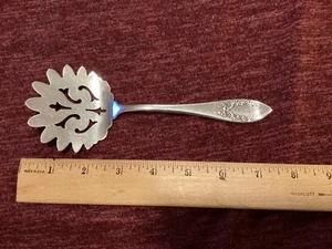 Fairoaks? 1909 Tomato Server 7 1/2 inch. Rockford / Oneida Silverplate Flatware - Picture 1 of 3