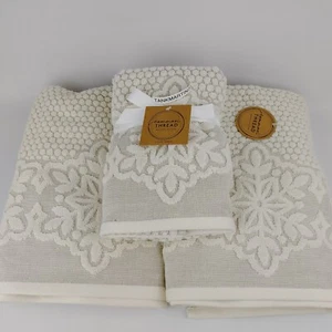 4 Set Common Thread 2 Bath & 2 Hand Towels Christmas Winter Holiday Snowflakes - Picture 1 of 15