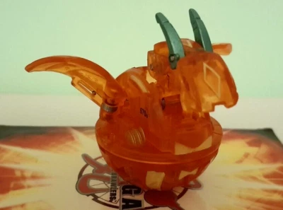 Bakugan Battle Brawler - Aquos Hyper Dragonoid 670G Solar - Translúcido Foto 1 de 2