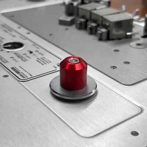 2X Nagra Red Raise Nuts zum Schutz von Bändern beim Nagra Recorder mit Expander - Bild 1 von 8