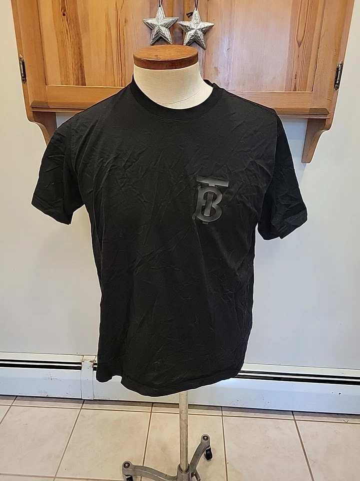 Camiseta Burberry negra con monograma S para hombre Foto 1 de 4