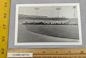 Boston Red Sox Fenway Park 1971 equipo de terrenos foto real postal - Imagen 1 de 2