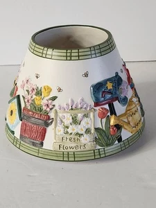 Yankee Candle Ceramic Shade 4.5 x 7" Spring Summer Birdhouse Bee Hive Garden - Picture 1 of 10