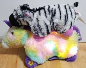 2013 Pillow Pets Glow Pet Regenbogen Einhorn 16 Zoll/2010 Kissen Haustiere Pipi Haustier Zeebra 10 Zoll - Bild 1 von 11