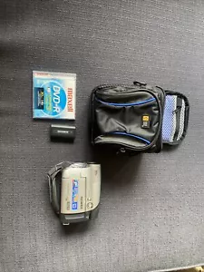 Samsung SC DC164 Digital Camcorder Without charger Preowned With Case - Picture 1 of 8
