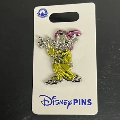 Prendedor de colección metálica esculpida de los parques de Disney 2024 Dopey Blancanieves siete enanitos Foto 1 de 2