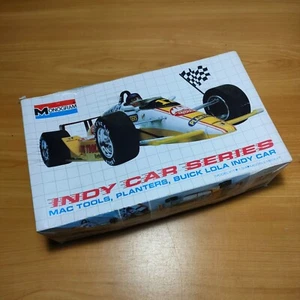 Monogram #2792 INDY CAR SERIES MAC TOOLS, PLANTERS, BUICK LOLA - Picture 1 of 4