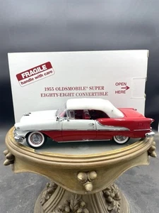Danbury Mint 1955 Oldsmobile Super 88 Convertible 1:24 Diecast Car With Box - Picture 1 of 5