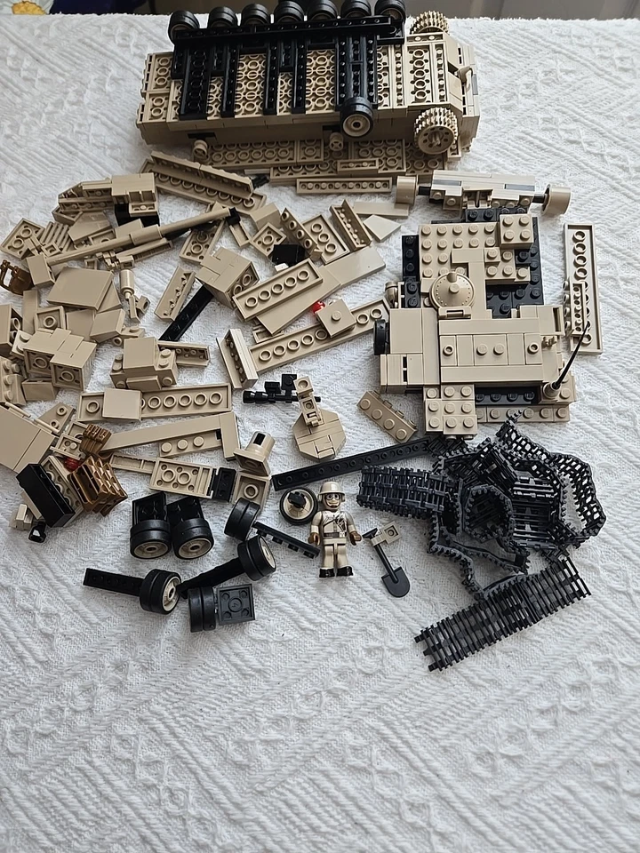 COBI Armed Forces M1A2 Abrams Building Set # 2619 OPENED BOX READ - Image 1 of 4