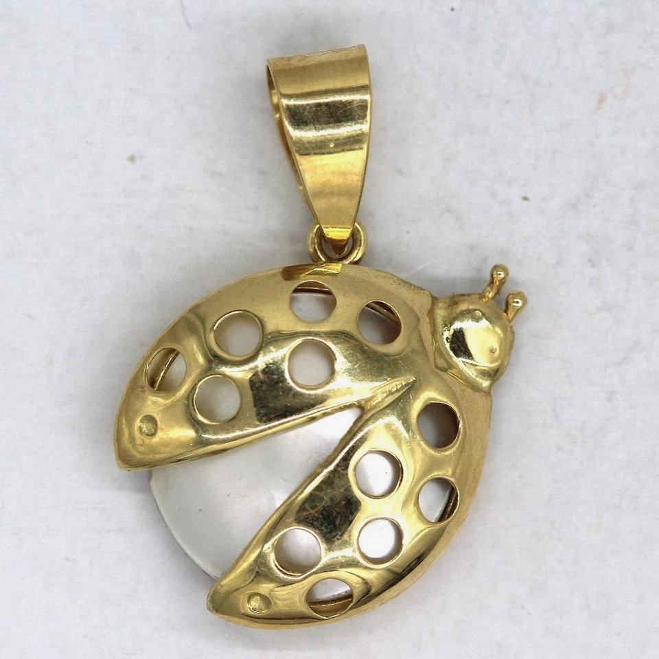 Pingente Lady Bug de ouro amarelo 18K com madrepérola - Imagem 1 de 1